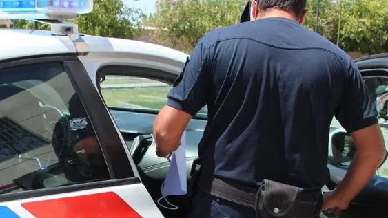 Lo detuvieron por robar accesorios de una moto en la puerta de un casino