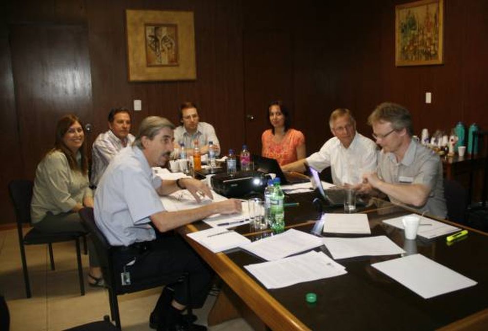 La firma para comprar la fábrica solar es inminente