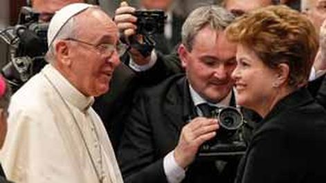 Francisco recibió a Dilma y confirmó su visita a Brasil