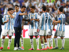 Scaloni le dio la tarde libre al plantel. Scaloni le dio la tarde libre al plantel.