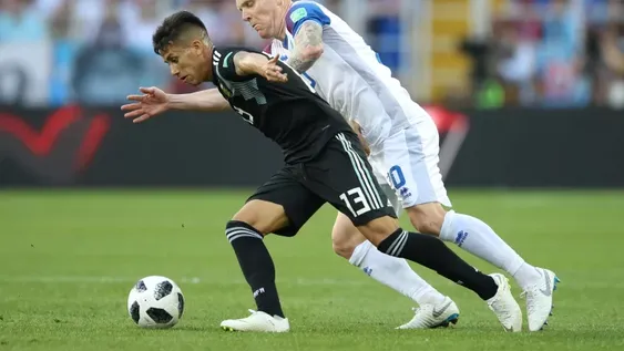 Meza, por intenciones, fue el más rescatable en otra gran desilusión de Argentina