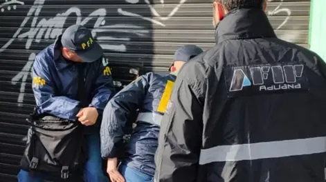 Dos detenidos en allanamientos por fuga de divisas por 5,5 millones de dólares