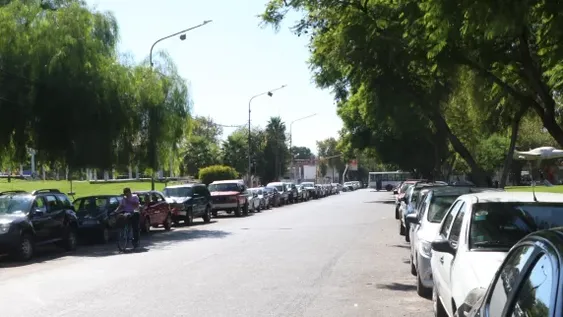 EN LA SAN LUIS, NO. Si bien el municipio aún no decide dónde ubicará el polo gastronómico, sí está definido que los carros no volverán a la calle donde estaban.