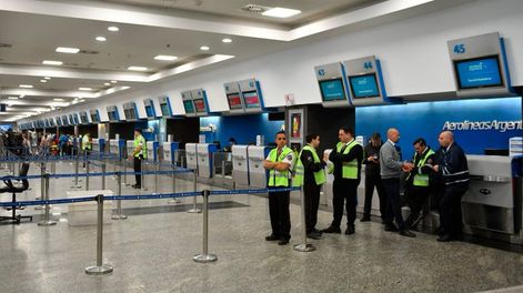 Se espera otro día de demoras y cancelaciones en los aeropuertos de todo el país