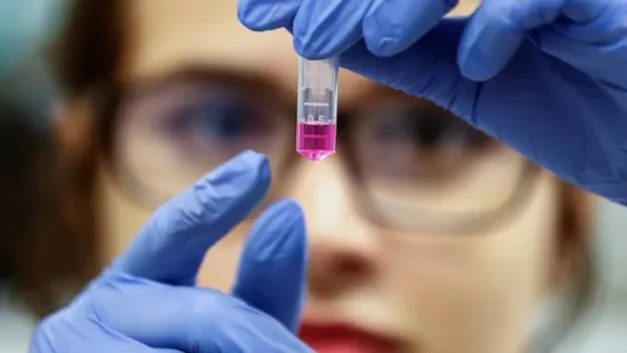 Un medicamento experimental reduciría en 79% el riesgo de desarrollar Covid-19 severo