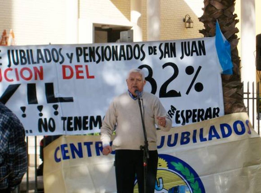 Reclamo por el 82% móvil