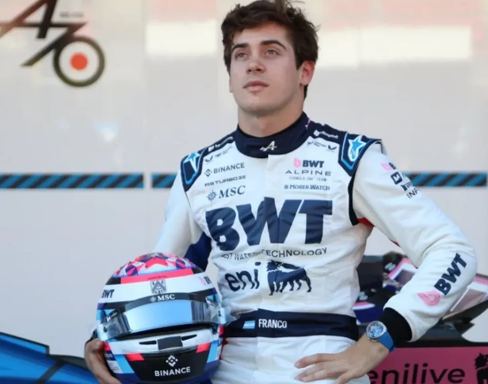 PILCHA NUEVA. Franco y Gasly vestirán de blanco por los 70 años de su equipo.