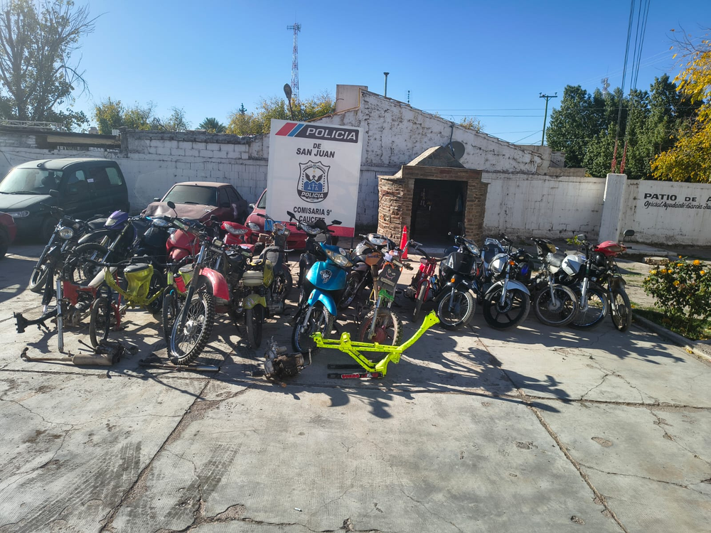Motos y cuadros fueron secuestrados en talleres clandestinos de Caucete.