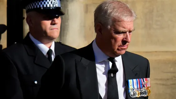 Continúan los allanamientos a propiedades del expríncipe Andrés: la caída del favorito de la reina