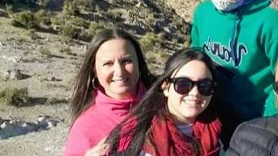 Cyntia Aboal junto a su hija Julieta.-