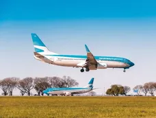 El recargo por combustible de Aerolíneas Argentinas impactará en vuelos nacionales e internacionales. El recargo por combustible de Aerolíneas Argentinas impactará en vuelos nacionales e internacionales.