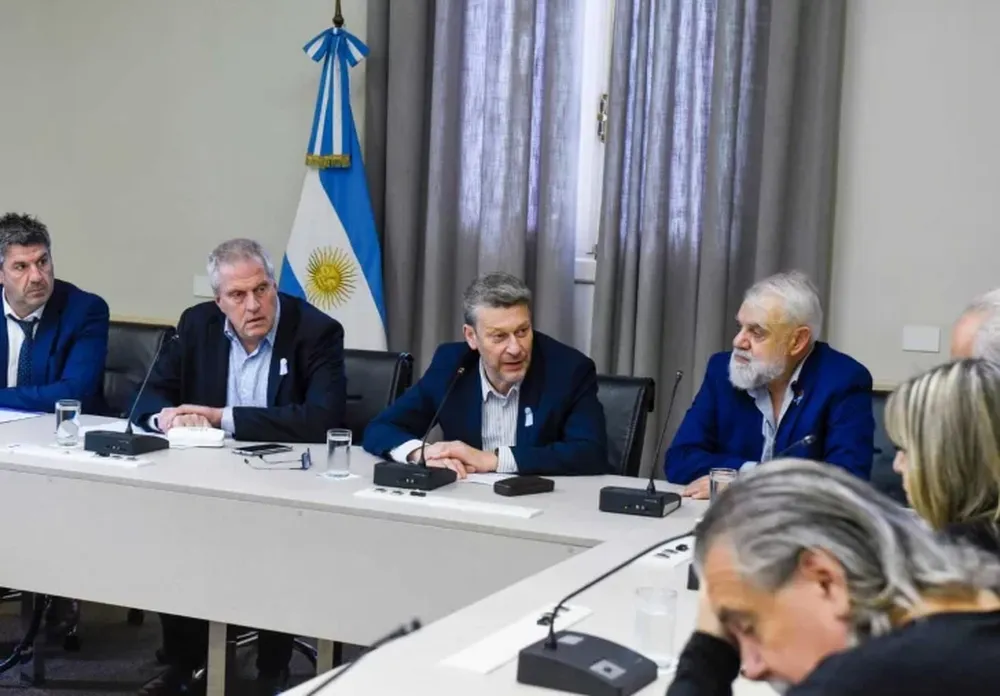 Perczyk y los gremios docentes universitarios acordaron reajuste de tres puntos en salarios