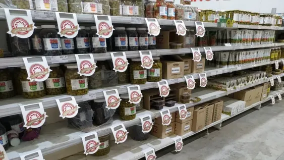 La falta de provisión de algunos productos complica la aplicación de la Ley de Góndolas