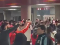 Que se vayan todos, la hinchada de River explotó contra los jugadores, Coudet y la dirigencia.&nbsp;