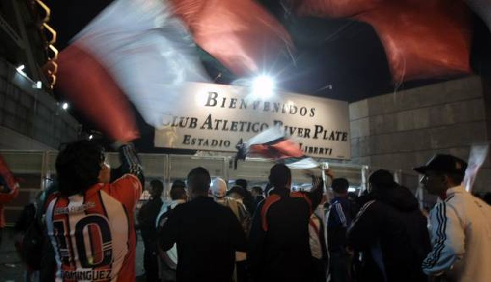 Los hinchas pidieron  por los marginados