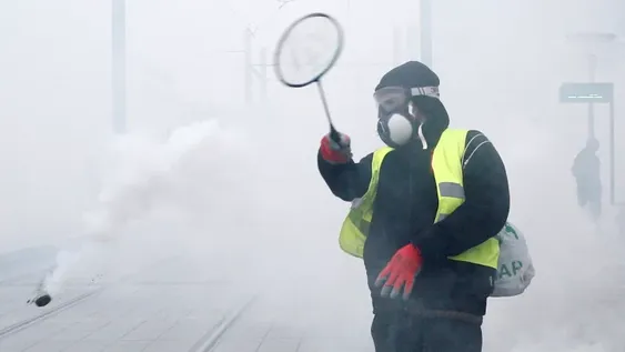 Los “chalecos amarillos” vuelven a protestar y generan caos en Francia