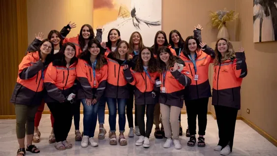 Apuestan a que más mujeres trabajen en la actividad y puedan escalar puestos