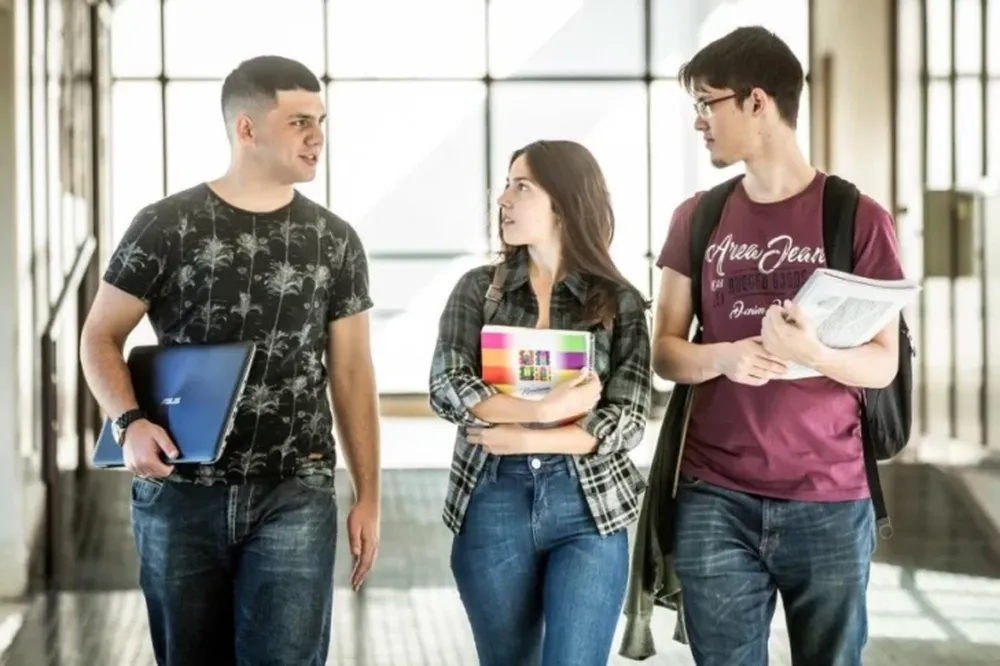 Las 10 profesiones universitarias mejor pagas y más demandadas