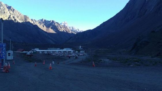 Para los que regresen de Chile, alerta de nevadas en alta montaña