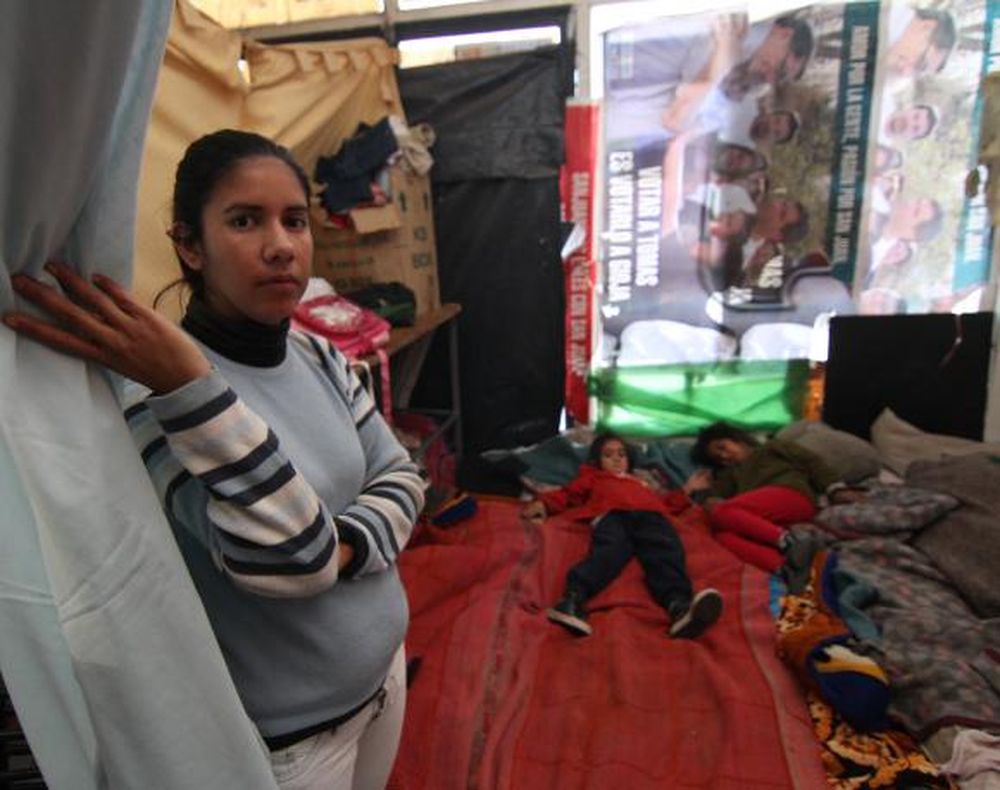 Los últimos evacuados, a módulos en una bodega