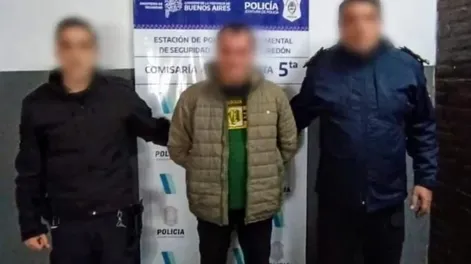 Encuentran un cadáver carbonizado enterrado en una casa de Mar de Plata