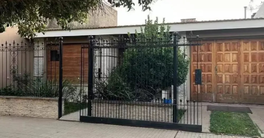 Horror: un hombre violó la restricción perimetral y mató a puñaladas a su papá