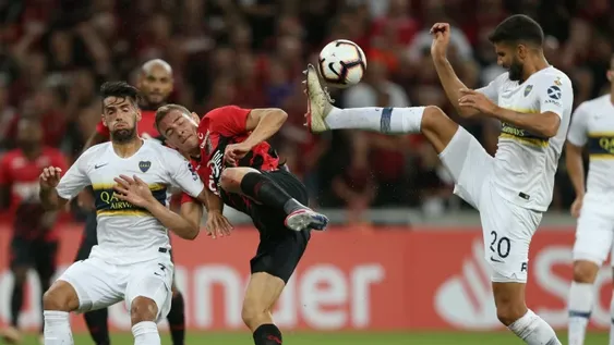 Un triplete de Marco Ruben amargó a Boca en Brasil