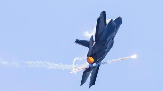 La Guardia Revolucionaria iraní afirma que derribó un F-35 estadounidense.