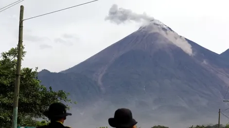 Cinco días después, el volcán de Fuego sigue activo en Guatemala