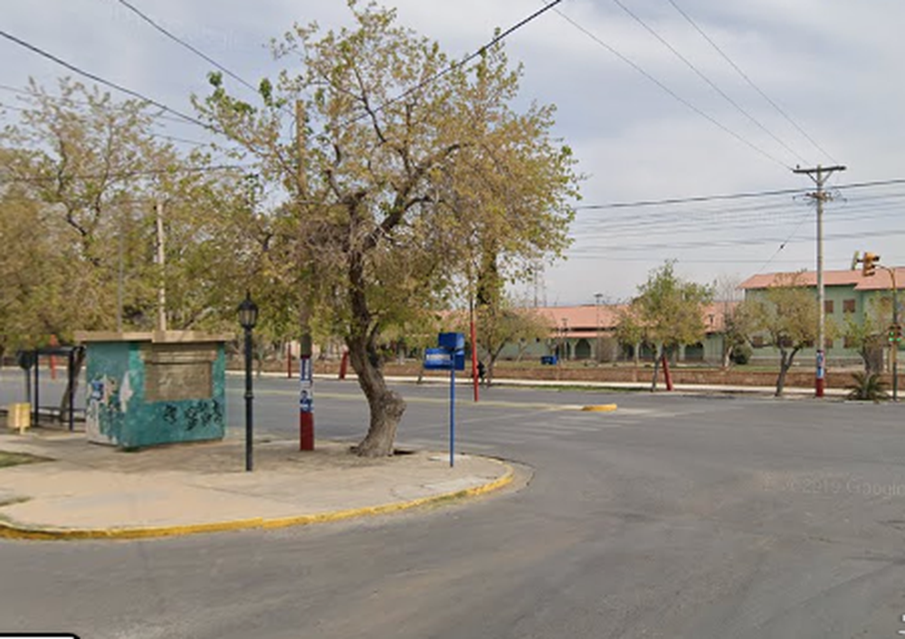 Dos mujeres que viajaban en moto sufrieron importantes heridas al chocar con un pilar