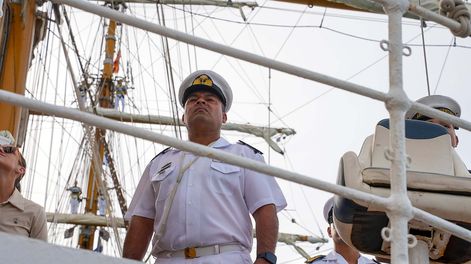 La historia del santaluceño que nunca había salido de San Juan, que a los 52 años acumula 200.000 millas náuticas y cerrará su carrera en la Fragata Libertad