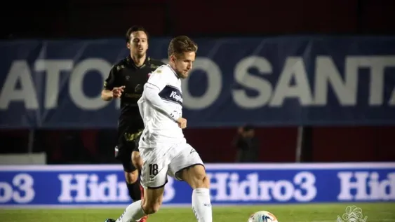 Colón venció a Gimnasia y es puntero