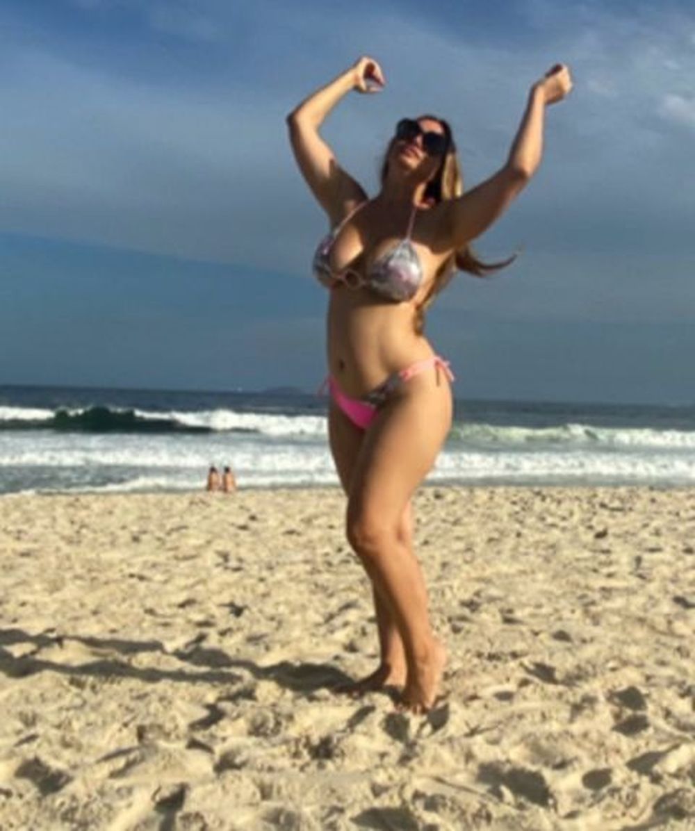 Belén Francese publicó una reflexión desde la playa y mostrando la cola