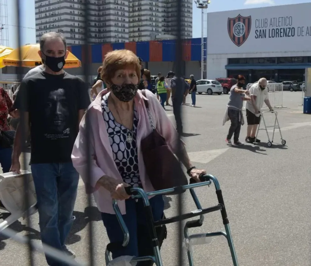 Murió una mujer de 86 años en un vacunatorio de CABA tras recibir la vacuna Sputnik V