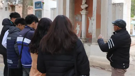 Diario de Cuyo | DEBUT. En Jáchal arrancó el necroturismo con visitas guiadas por tres cementerios del departamento.