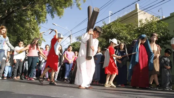 Vuelve el Vía Crucis de los niños