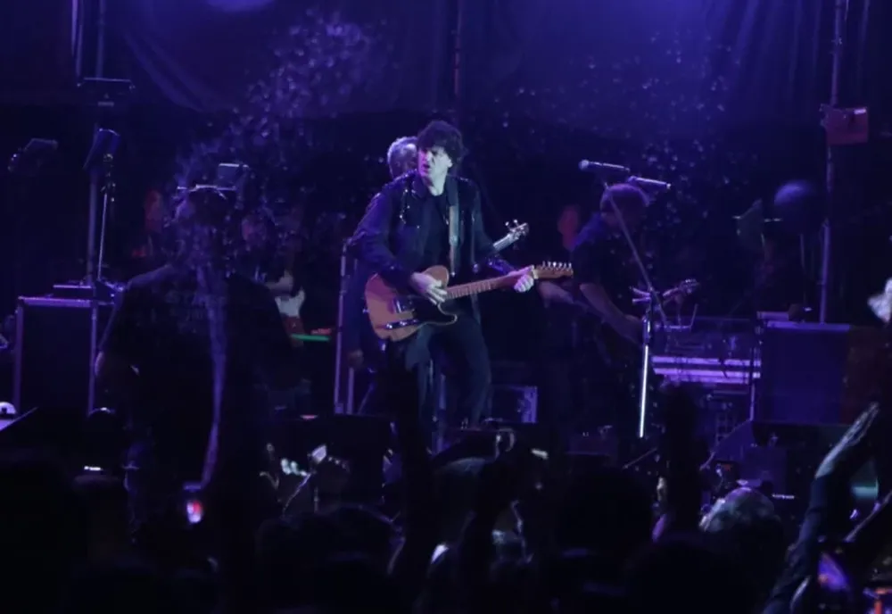 Ciro y los Persas cerraron la noche.