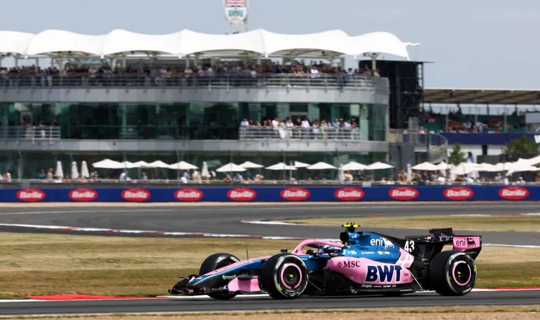 Colapinto brilló en Silverstone: terminó 9° y sumó puntos en un caótico GP de Gran Bretaña que ganó Leclerc