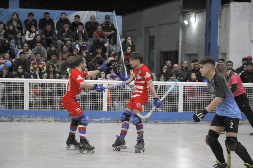 En una atrapante final, Hispano se impuso de visitante ante Social y dio el primer paso al título