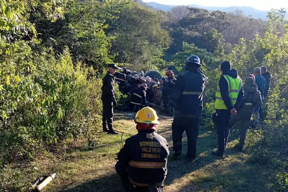 Un camionero perdió la vida cuando volcó en la Cuesta del Totoral