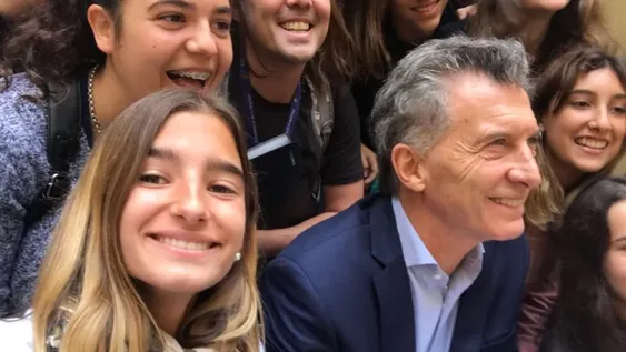 Alumnos sanjuaninos visitaron la Casa Rosada y fueron sorprendidos por Macri