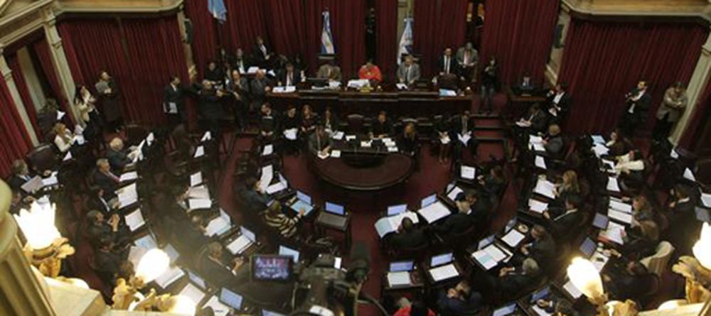 El Senado convirtió en ley el pago a jubilados y reajuste de haberes