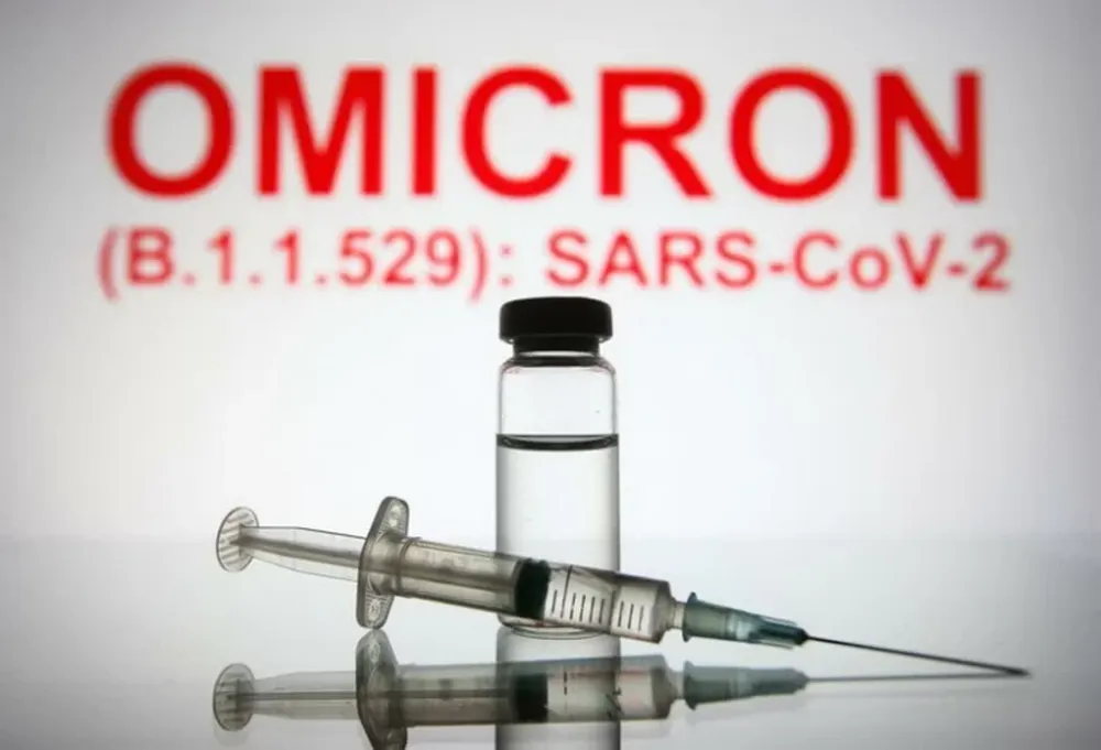 Aseguran que la vacuna de AstraZeneca puede actualizarse “rápidamente” para Ómicron