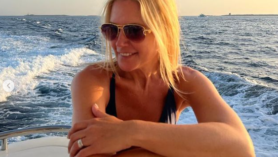 Las fotos de Valeria Mazza en micro-bikini en las playas de Ibiza y sin photoshop