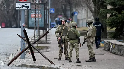 Kiev decretó el toque de queda desde esta tarde hasta el lunes a las 8