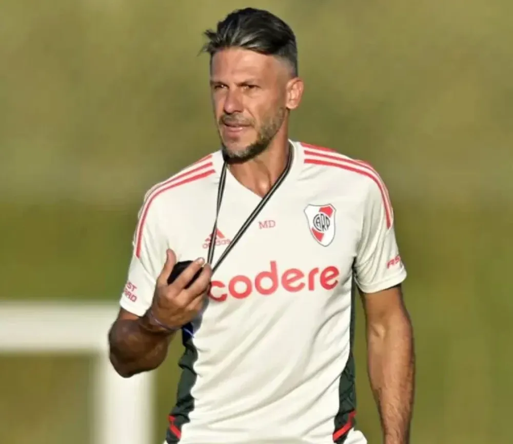 Demichelis guarda cartas hasta el final