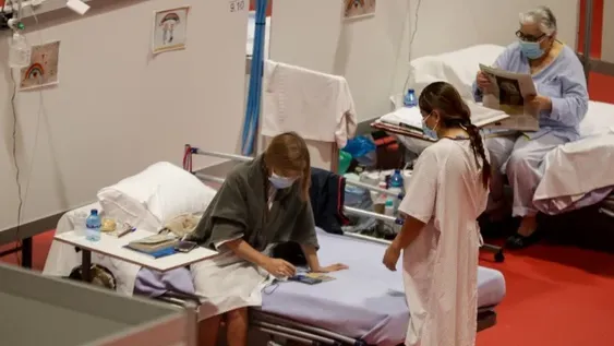 Leve repunte de la cifra diaria de muertes por coronavirus en España