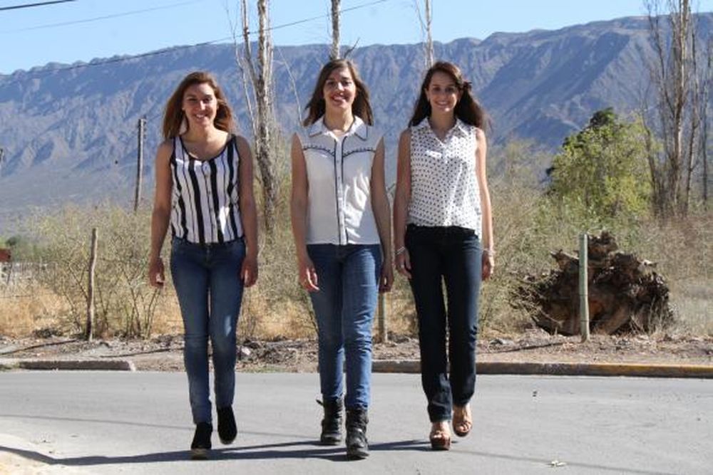 Tres bellezas, por la corona