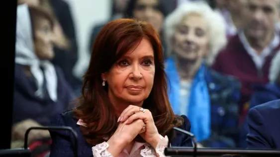 CFK dijo presente en el inicio del primer juicio en su contra por corrupción