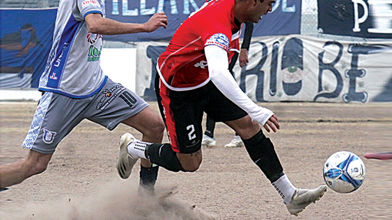 En un clima espeso, Unión también manda